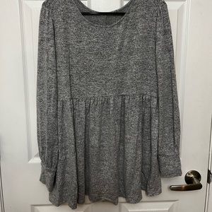 Long sleeve maternity shirt